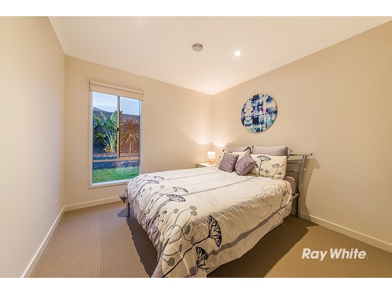 4 Dusky Bells Drive, Cranbourne West VIC 3977