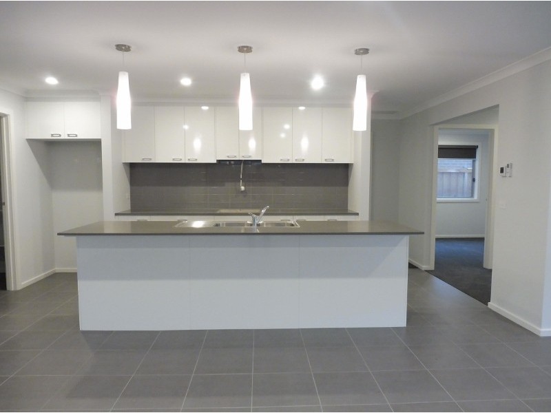 29 Highbury Road, Clyde North VIC 3978