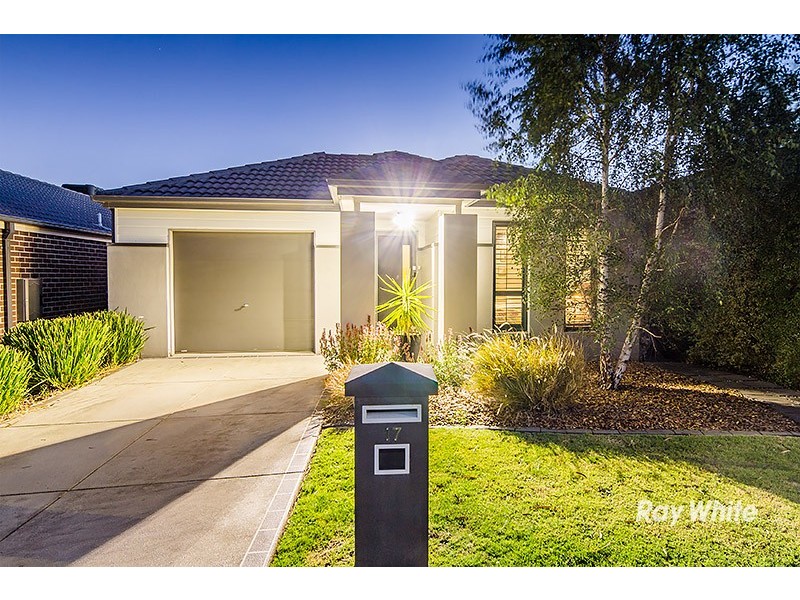 17 Wodalla Place, Lyndhurst VIC 3975