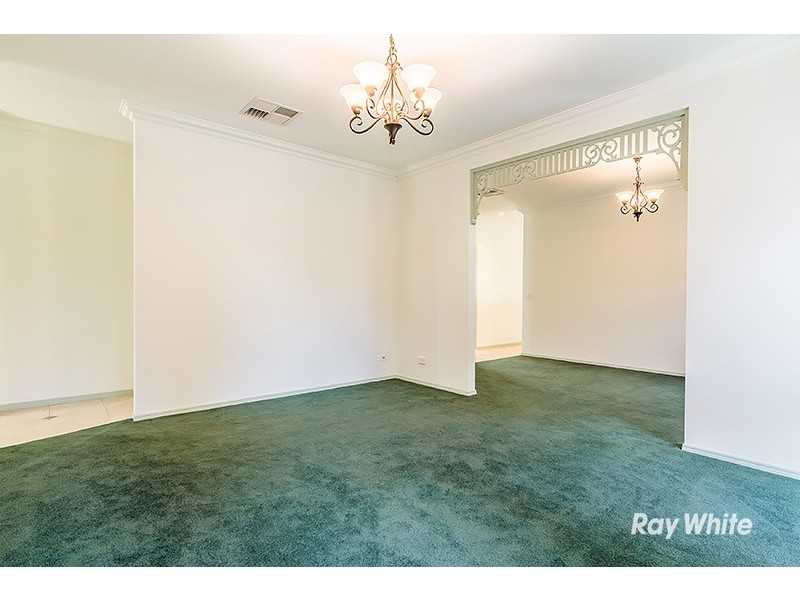 3 Filbert Court, Cranbourne North VIC 3977