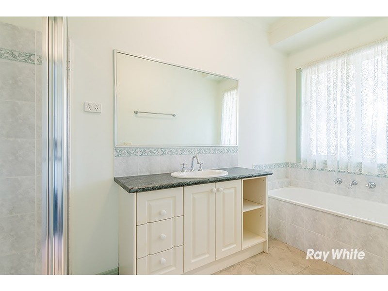 3 Filbert Court, Cranbourne North VIC 3977