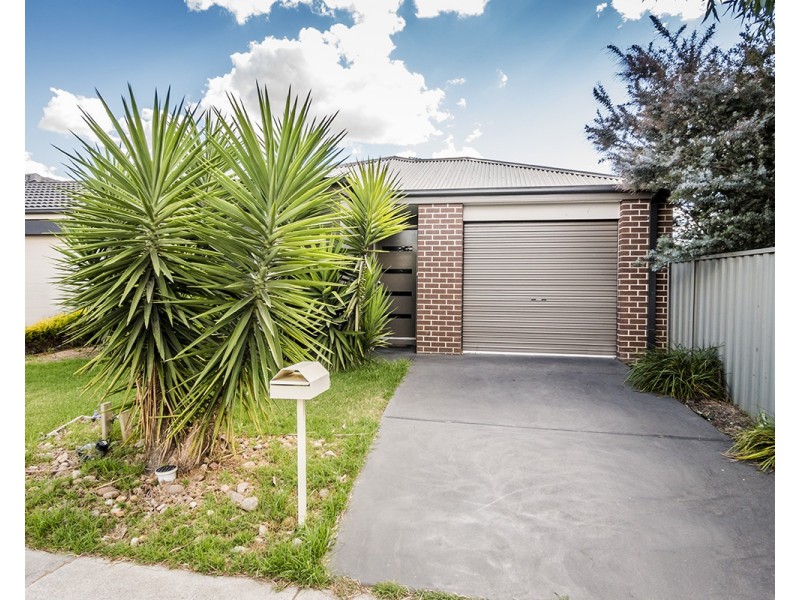 63 Challenger Circuit, Cranbourne East VIC 3977