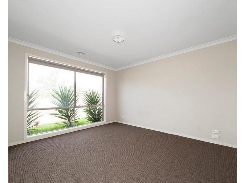 63 Challenger Circuit, Cranbourne East VIC 3977