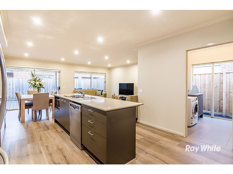 35 St Clair Avenue, Cranbourne West VIC 3977