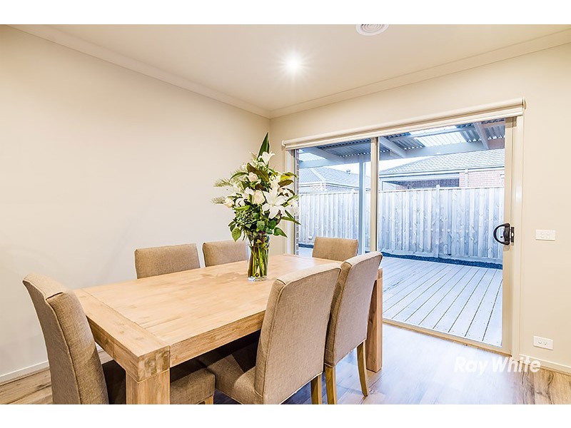 35 St Clair Avenue, Cranbourne West VIC 3977