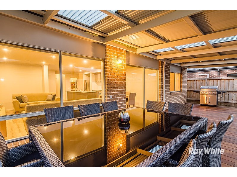 35 St Clair Avenue, Cranbourne West VIC 3977