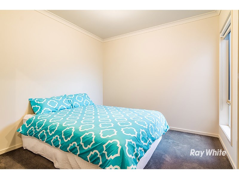 35 St Clair Avenue, Cranbourne West VIC 3977