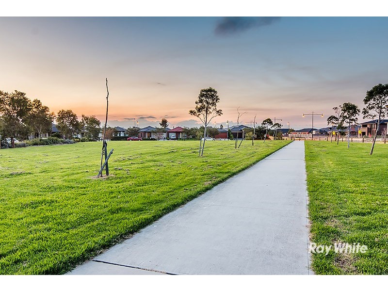 7 Pebble Avenue, Lyndhurst VIC 3975