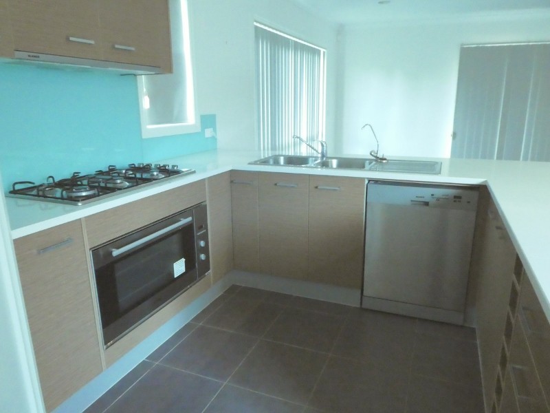 15 Pharaoh Drive, Cranbourne VIC 3977