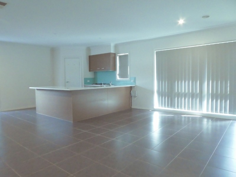 15 Pharaoh Drive, Cranbourne VIC 3977