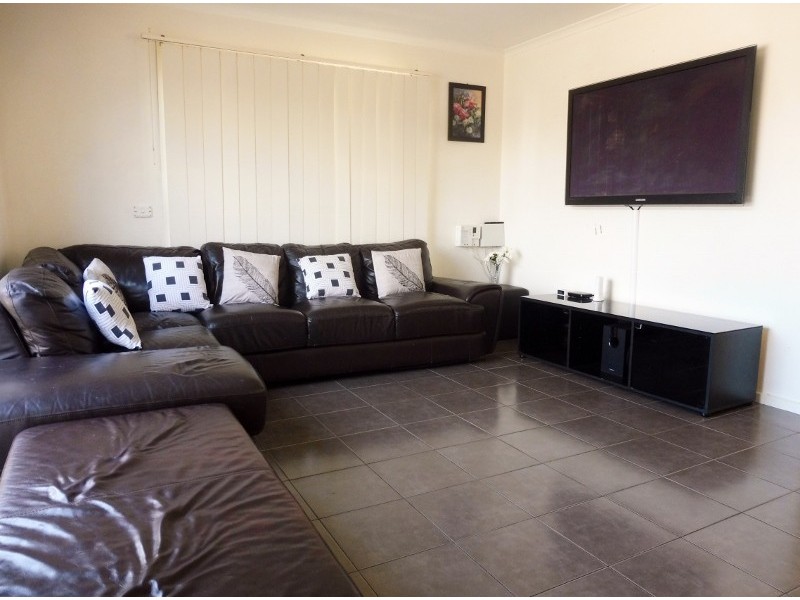 1/30 Jasa Crescent, Cranbourne West VIC 3977