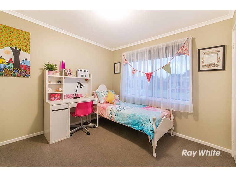 10 Willora Crescent, Cranbourne West VIC 3977