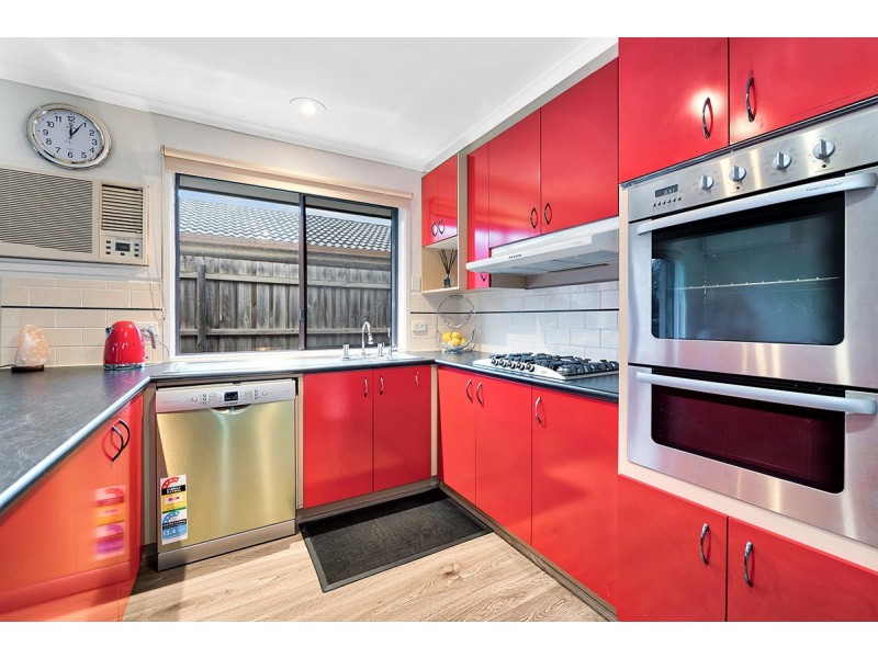 3 Hoop Pine Court, Cranbourne North VIC 3977