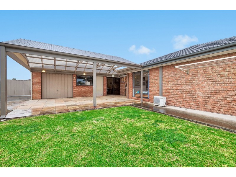 3 Hoop Pine Court, Cranbourne North VIC 3977
