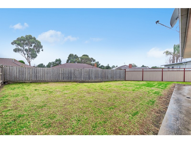 3 Hoop Pine Court, Cranbourne North VIC 3977