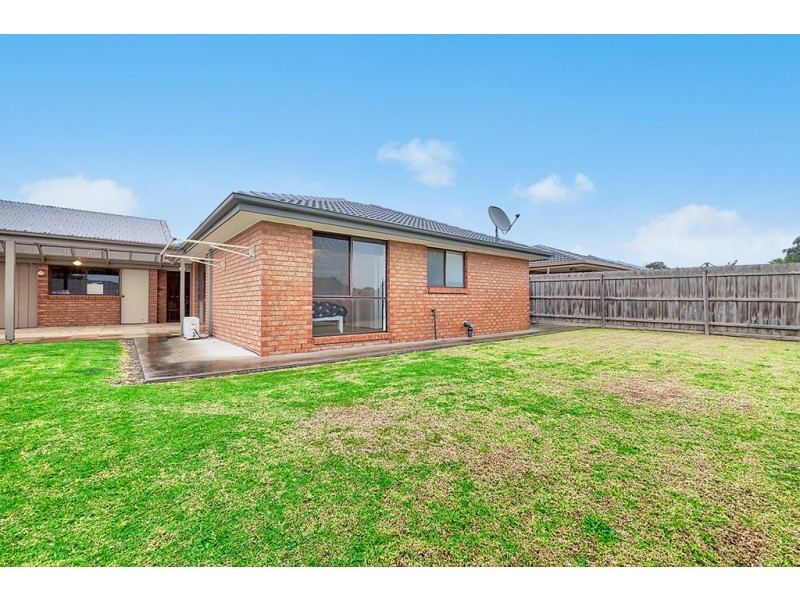 3 Hoop Pine Court, Cranbourne North VIC 3977