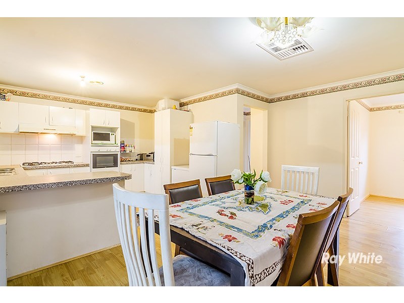 27 Cornwell Crescent, Cranbourne East VIC 3977