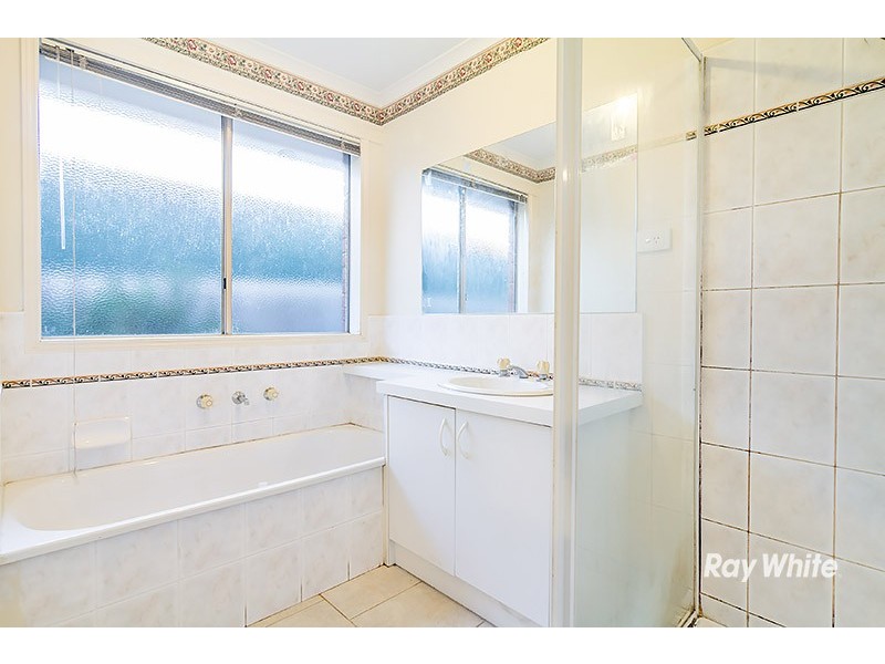 27 Cornwell Crescent, Cranbourne East VIC 3977