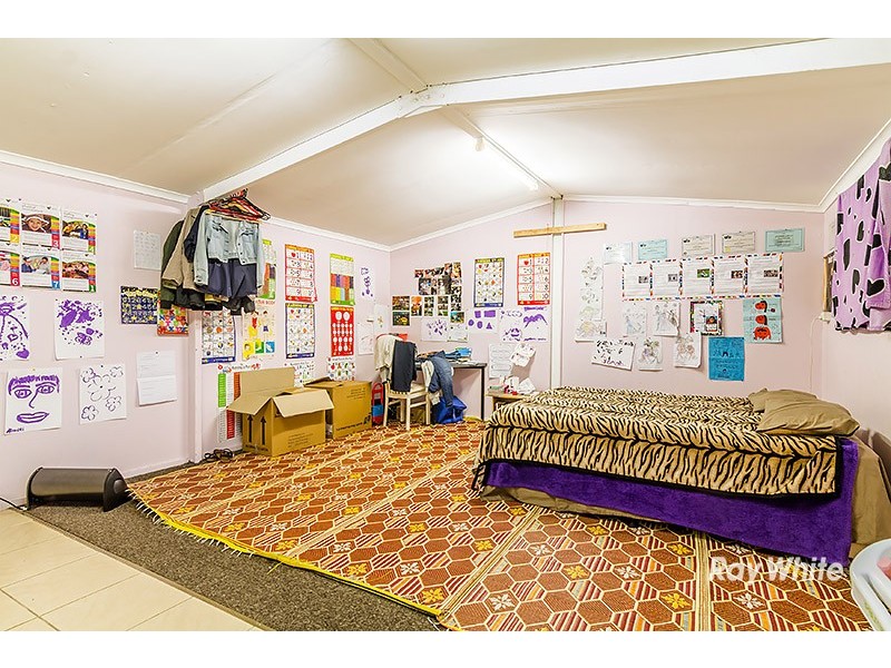 27 Cornwell Crescent, Cranbourne East VIC 3977