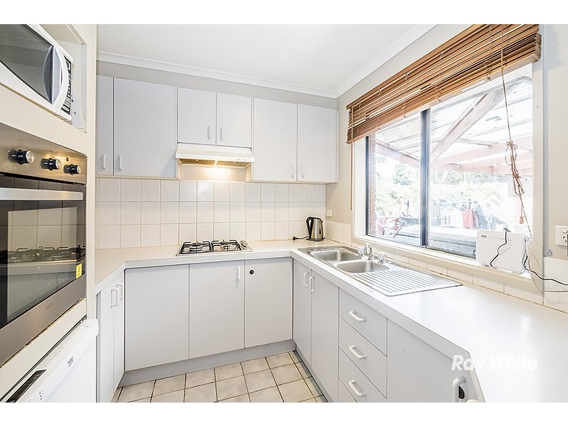 69 Courtenay Ave, Cranbourne North VIC 3977