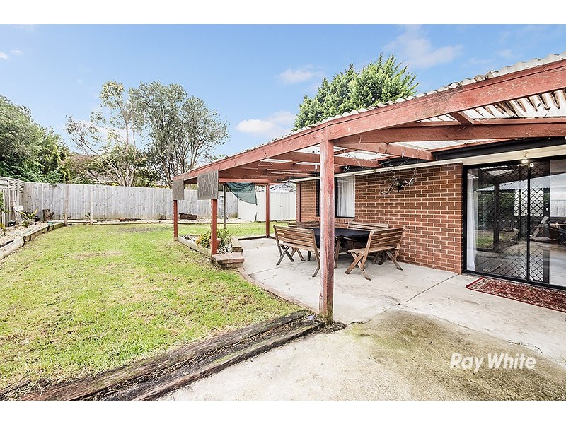 69 Courtenay Ave, Cranbourne North VIC 3977