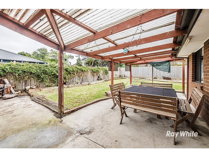 69 Courtenay Ave, Cranbourne North VIC 3977