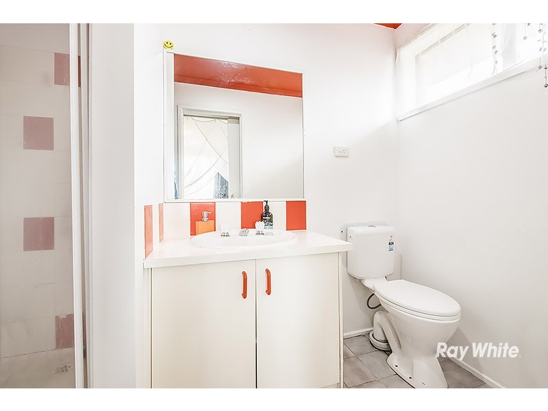 69 Courtenay Ave, Cranbourne North VIC 3977