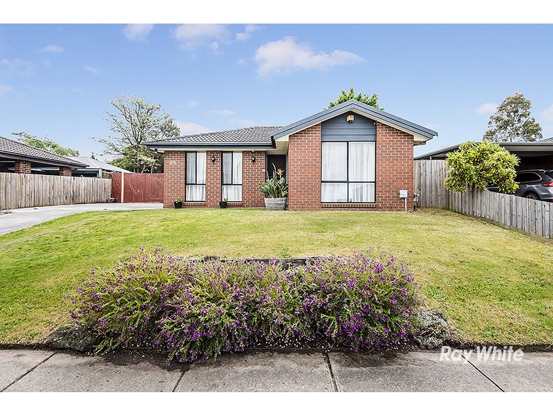 69 Courtenay Ave, Cranbourne North VIC 3977