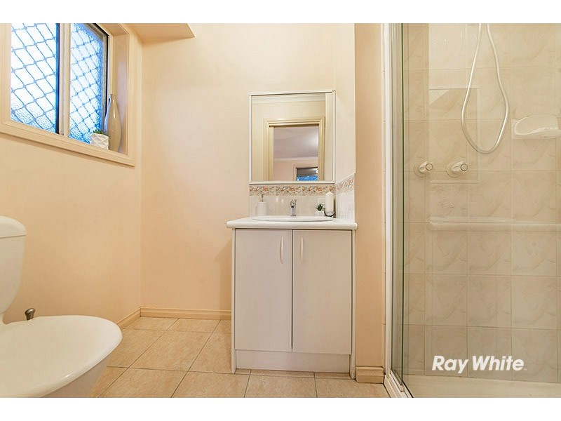 10 Tauna Place, Cranbourne West VIC 3977