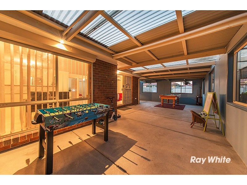 10 Tauna Place, Cranbourne West VIC 3977