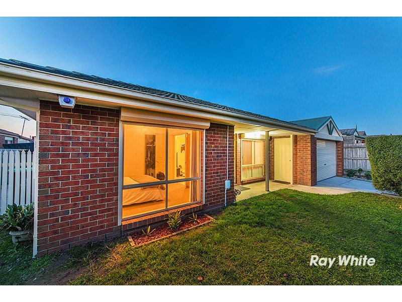 10 Tauna Place, Cranbourne West VIC 3977