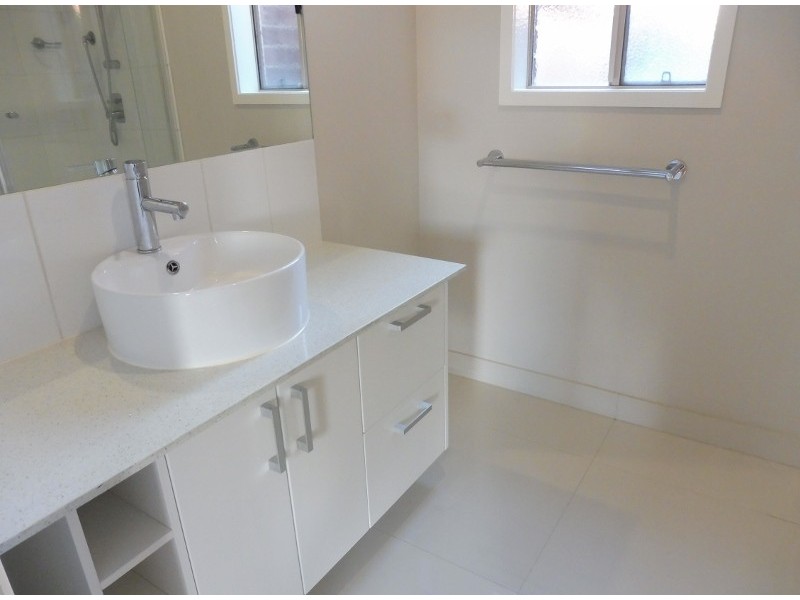 4A Emu Bush Drive, Cranbourne West VIC 3977