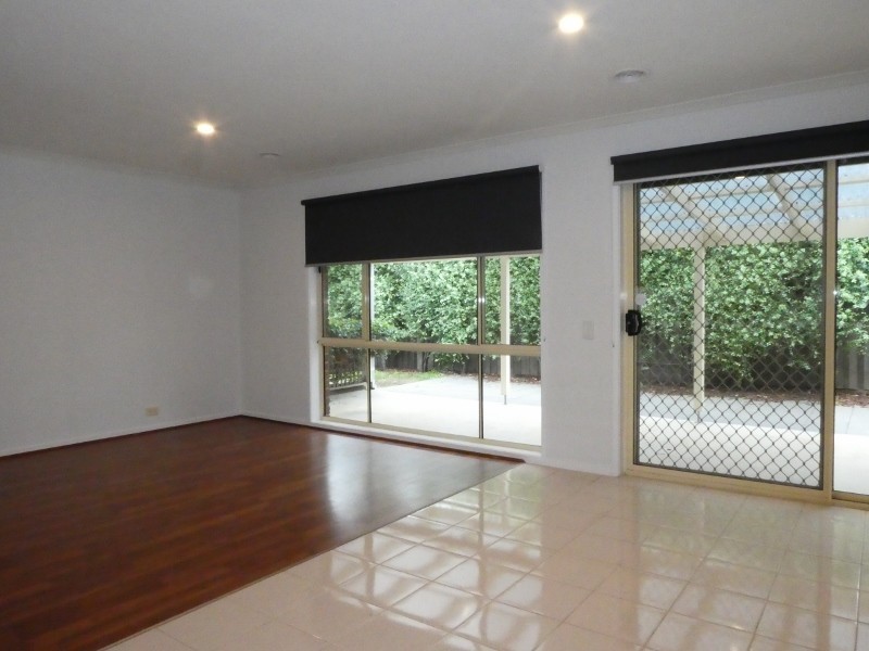 7 Scarborough Avenue, Cranbourne West VIC 3977