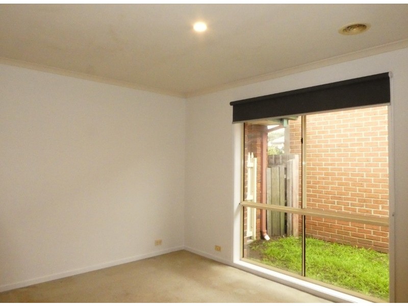 7 Scarborough Avenue, Cranbourne West VIC 3977