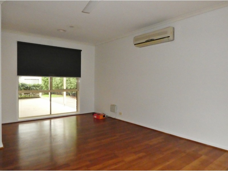 7 Scarborough Avenue, Cranbourne West VIC 3977