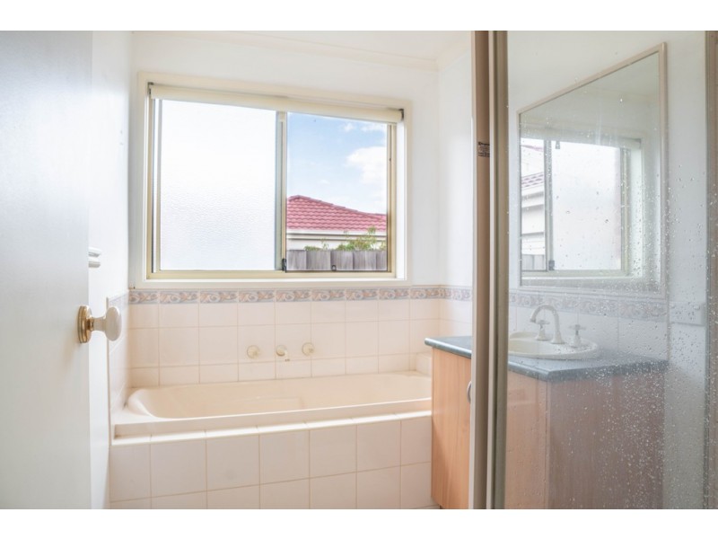 12 Jasa Crescent, Cranbourne West VIC 3977