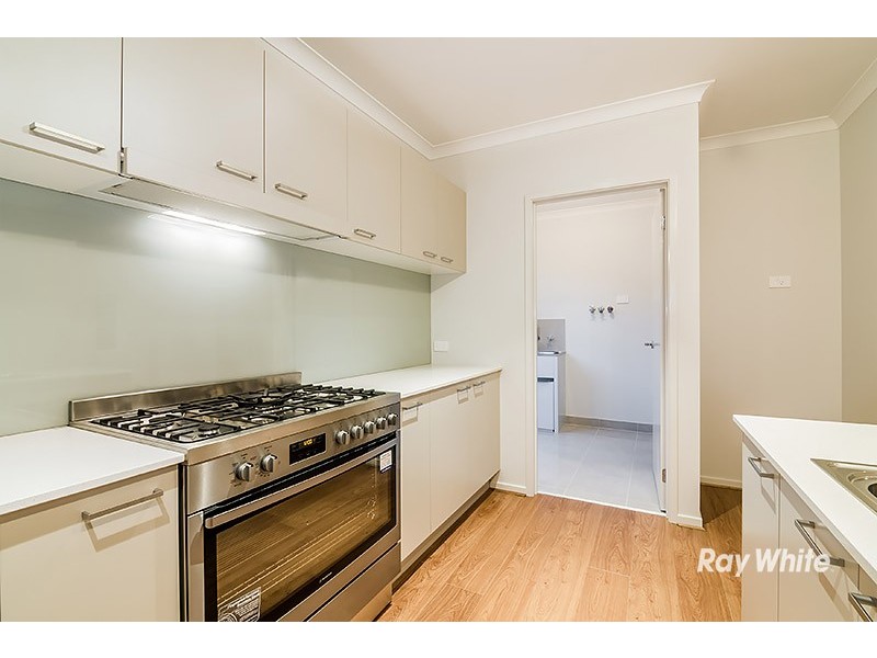 20 Almondbank Road, Cranbourne East VIC 3977