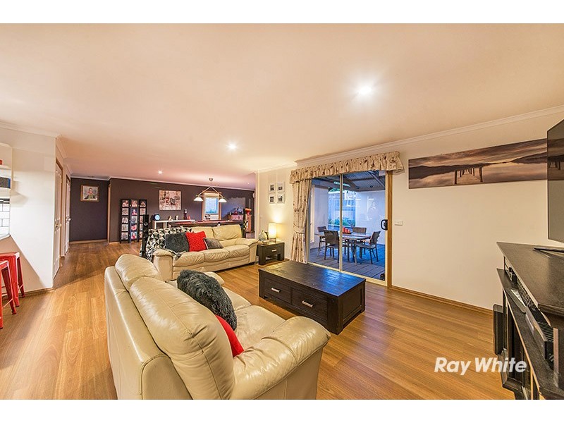 6 Kestral Close, Blind Bight VIC 3980