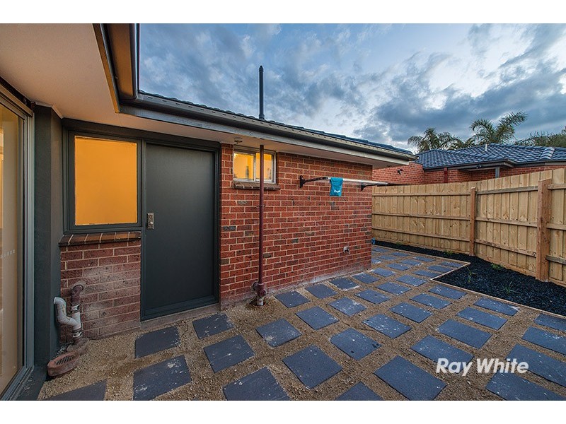 9 and 9A Hotham Street, Cranbourne VIC 3977