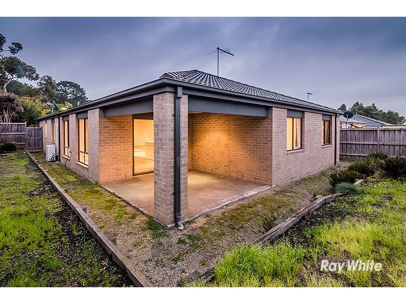 3 Greenview Court, Cranbourne North VIC 3977