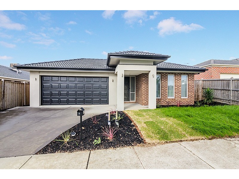 14 Ercildoune Court, Cranbourne West VIC 3977