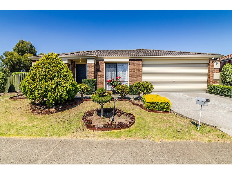 1 Michaelia Close, Cranbourne West VIC 3977