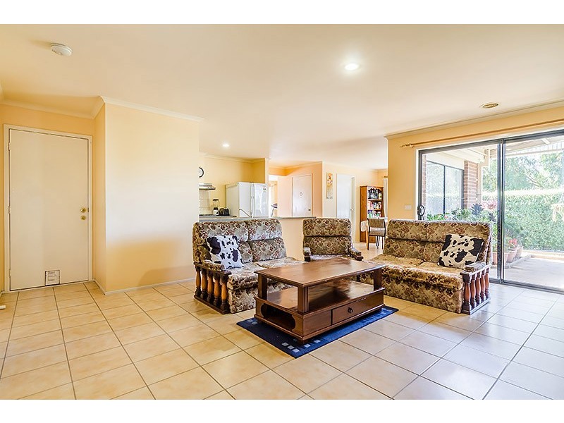 1 Michaelia Close, Cranbourne West VIC 3977