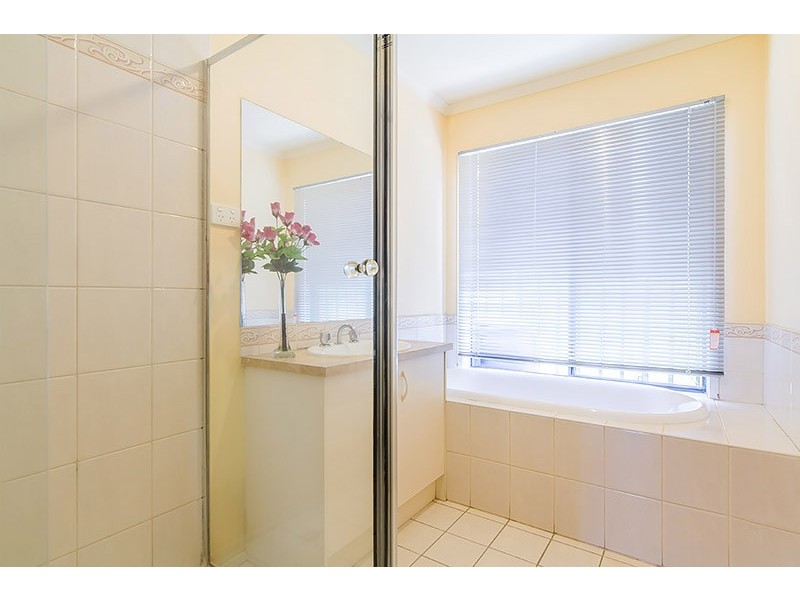 1 Michaelia Close, Cranbourne West VIC 3977