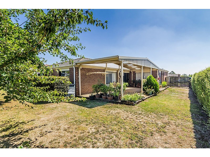 1 Michaelia Close, Cranbourne West VIC 3977