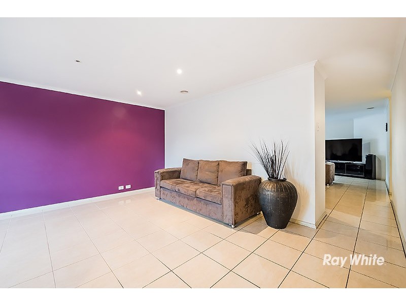 6 Rose Bush Court, Lyndhurst VIC 3975