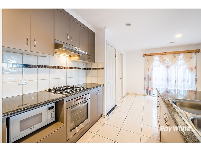 6 Rose Bush Court, Lyndhurst VIC 3975