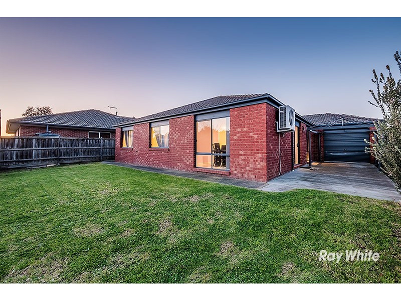 6 Rose Bush Court, Lyndhurst VIC 3975