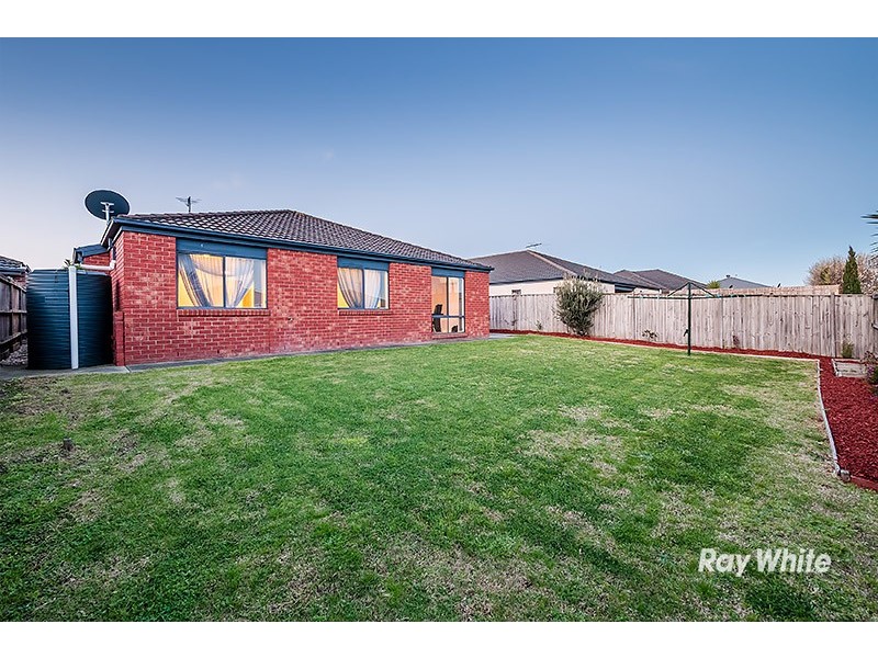 6 Rose Bush Court, Lyndhurst VIC 3975