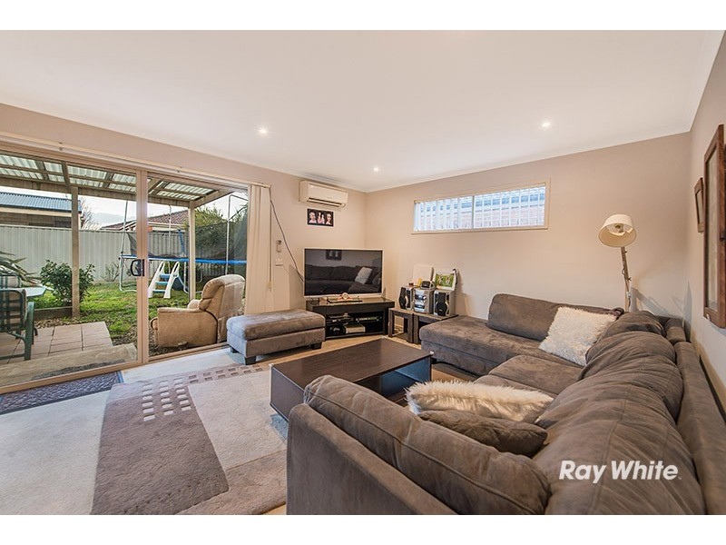 54 Greenaway Terrace, Cranbourne East VIC 3977